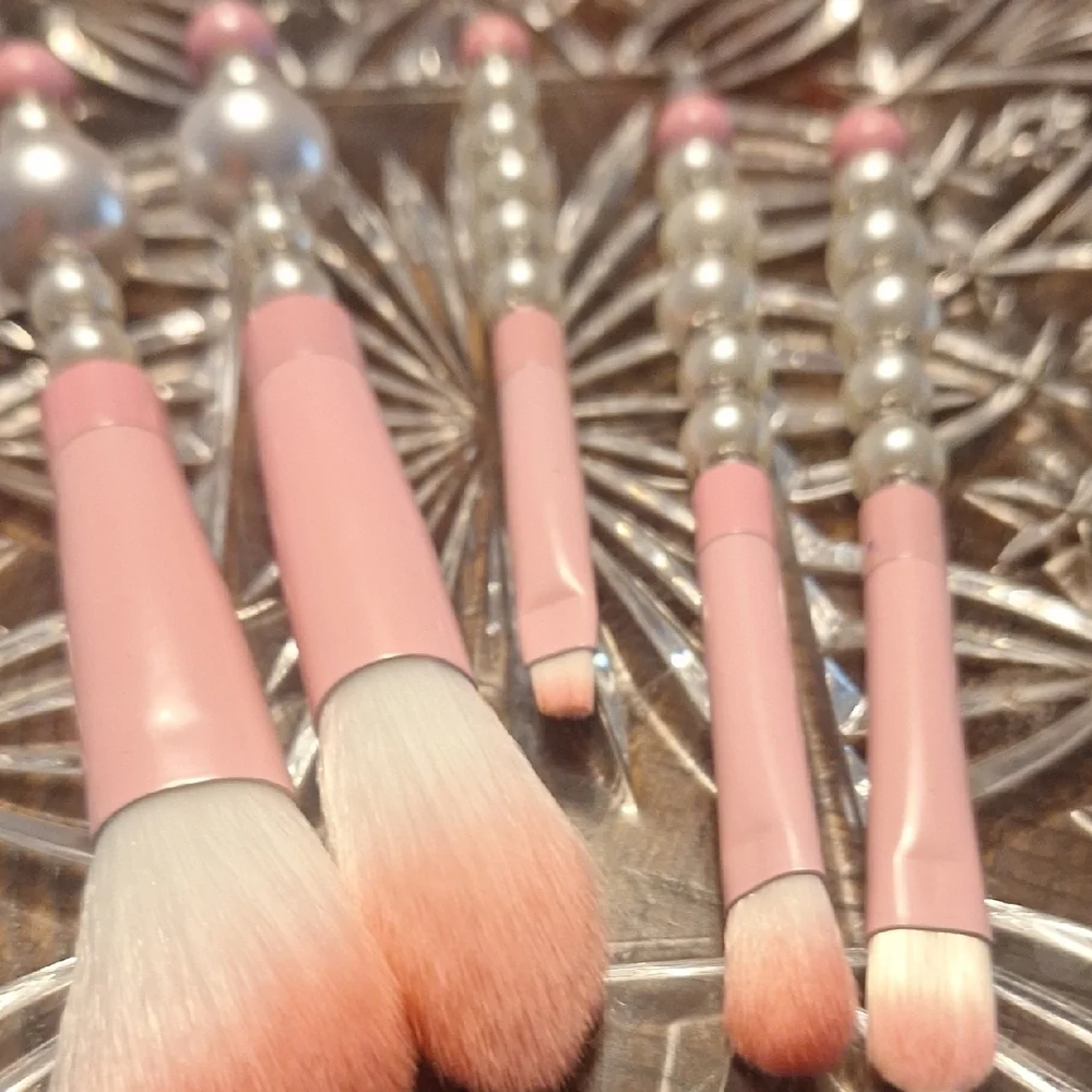 Elegant Pink and Pearl Makeup Brush Set